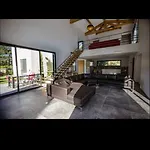וילה L'orangerie, 4 Bedrooms, 8 People, Pool, לצ'י