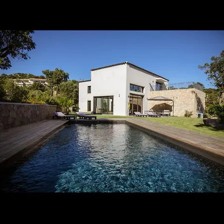 L'orangerie, 4 Bedrooms, 8 People, Pool, ヴィラ