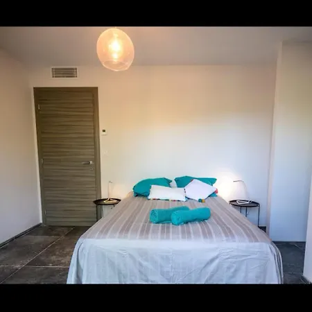 ヴィラ L'orangerie, 4 Bedrooms, 8 People, Pool,