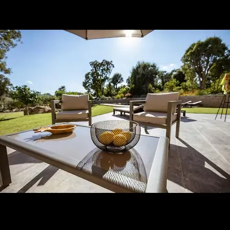 L'orangerie, 4 Bedrooms, 8 People, Pool, ヴィラ