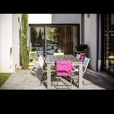 L'orangerie, 4 Bedrooms, 8 People, Pool, Βίλα