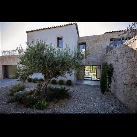 Βίλα L'orangerie, 4 Bedrooms, 8 People, Pool,