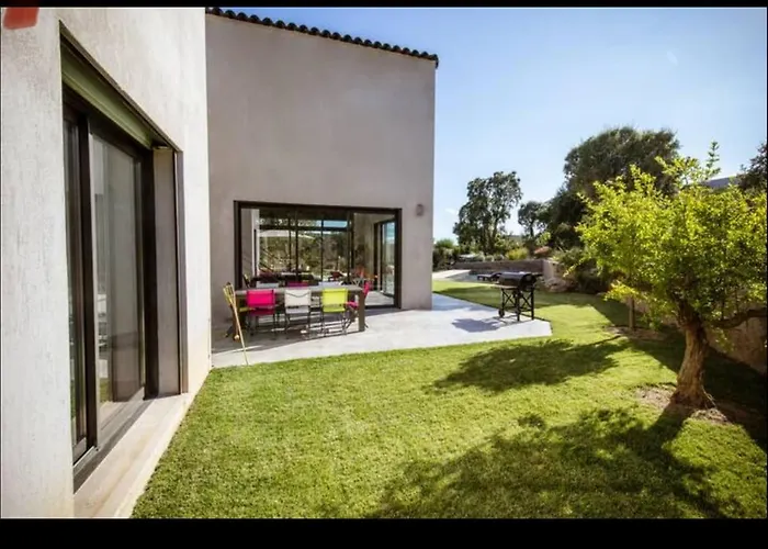 L'orangerie, 4 Bedrooms, 8 People, Pool, Willa *