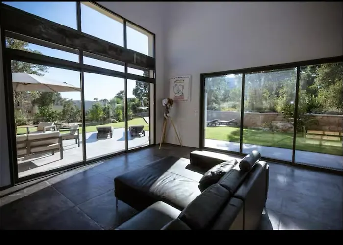 L'orangerie, 4 Bedrooms, 8 People, Pool, * Lecci