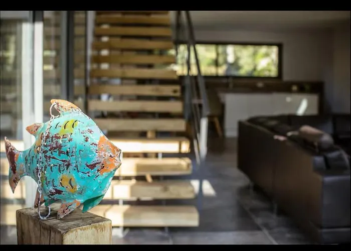 L'orangerie, 4 Bedrooms, 8 People, Pool, Lecci