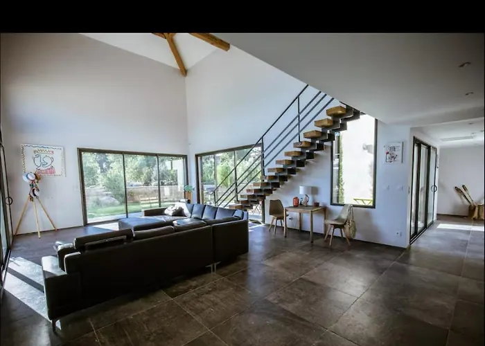 Villa L'orangerie, 4 Bedrooms, 8 People, Pool,