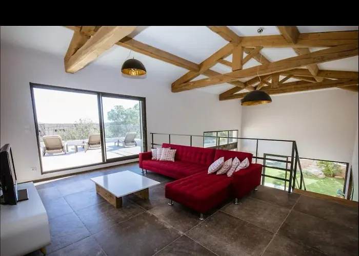 L'orangerie, 4 Bedrooms, 8 People, Pool, Lecci