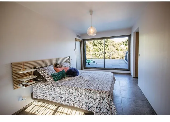 L'orangerie, 4 Bedrooms, 8 People, Pool, Willa